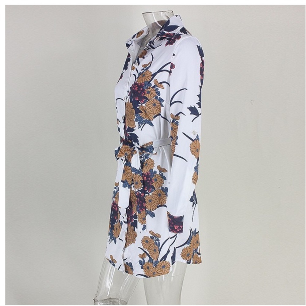 🎉 Host Pick🎉 NEW! Silk Floral Dress - Picture 4 of 8
